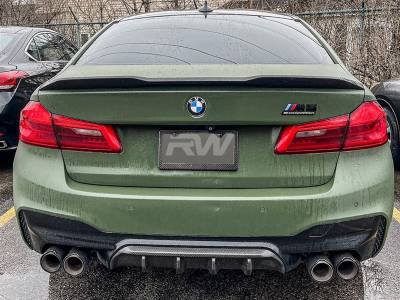 BMW M5 F90 DRY CARBON FIBER REAR DIFFUSER WITH BRAKE LIGHT