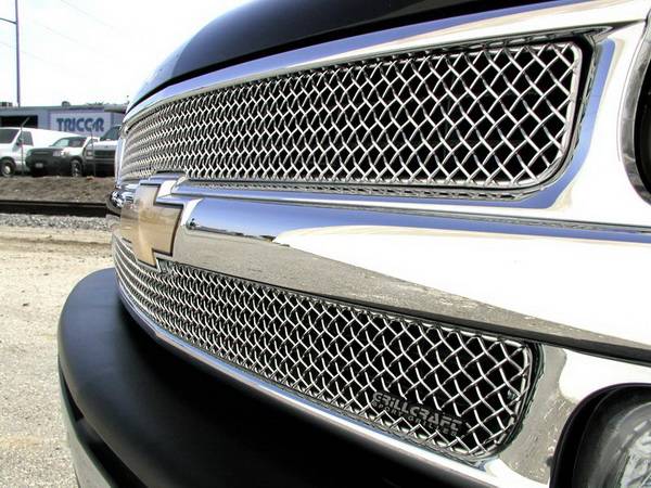 Grillcraft - Chevrolet Suburban SW Series Black Upper Insert Grille - CHE-1500-SW