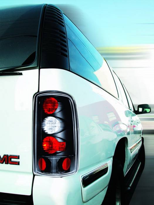 In Pro Carwear - Chevrolet Suburban IPCW Taillights - Crystal Eyes - 1 Pair - CWT-CE304CB