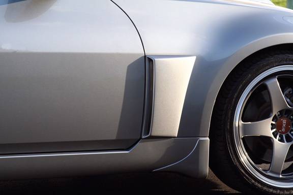 Xenon - Nissan 350Z Xenon Front Fender Scoop Kit - Right And Left with Black Vinyl Inserts - 12980