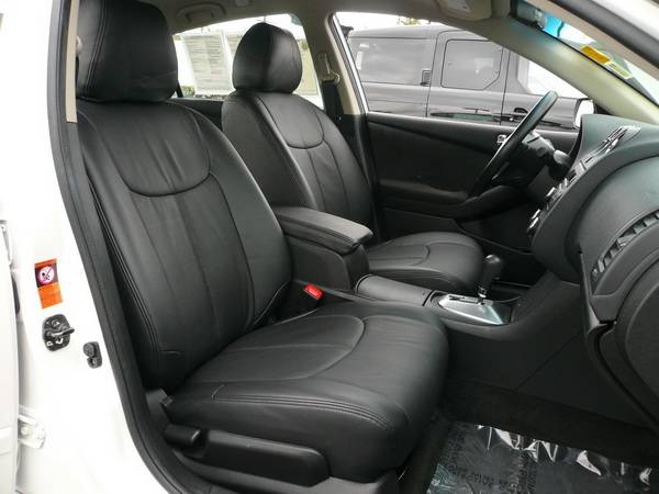 Clazzio - Nissan Altima Clazzio Seat Covers