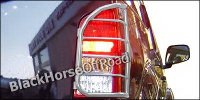 Black Horse - Nissan Pathfinder Black Horse Taillight Guards