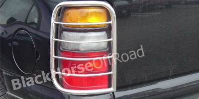 Black Horse - Chevrolet Suburban Black Horse Taillight Guards