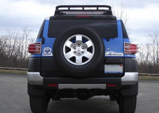 RealWheels - Toyota FJ Cruiser RealWheels Taillgiht Guards - Polished Stainless Steel - Pair - RW306-1-T0202