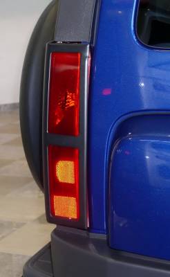 Aries - Hummer H3 Aries Taillight Guard Covers