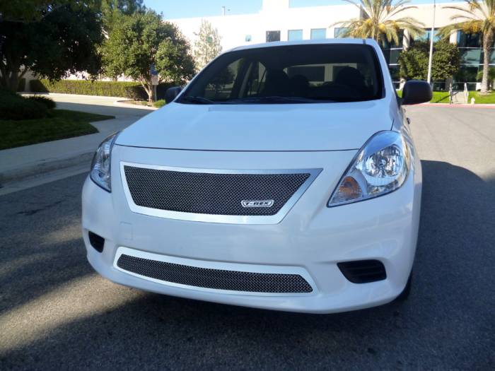 T-Rex - Nissan Versa T-Rex Upper Class Polished Stainless Mesh Grille - 54776