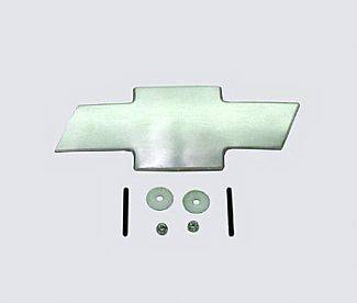 Street Scene - Chevrolet Suburban Street Scene Grille Shell Bow Tie Emblem - 950-81000