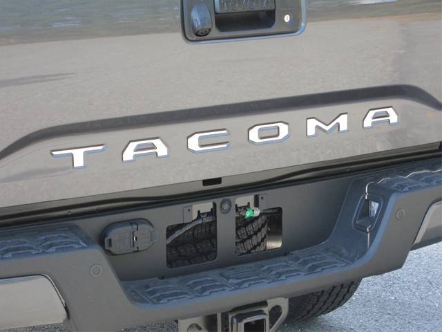 QAA - TOYOTA TACOMA 2/4dr QAA Stainless 6pcs Graphic/Logo/emblem SGR16175