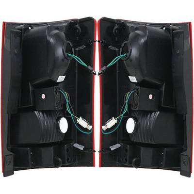 MotorBlvd - Chrysler Tail Lights - Image 2