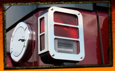 Jeep Wrangler RealWheels Taillgiht Armor - Polished Stainless Steel - Pair - RW306-1-J