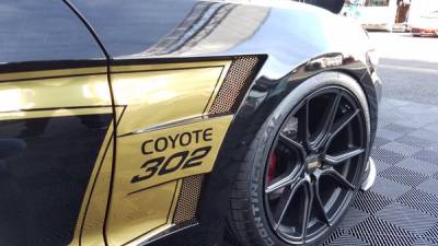 Anderson Fiberglass - Ford Mustang Type-AT Anderson Composites Fiber Wide Front Fenders AC-FF15FDMU-AT-GF - Image 3